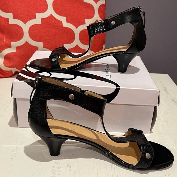 Nine West Hadrian Black Heels with Ankle Strap Sandals - Picture 2 of 9